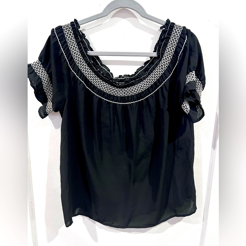 Black express blouse